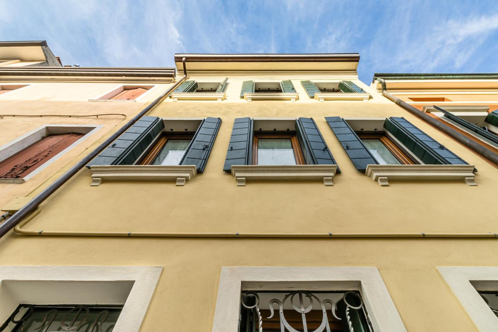 Domus Color Affittacamere *