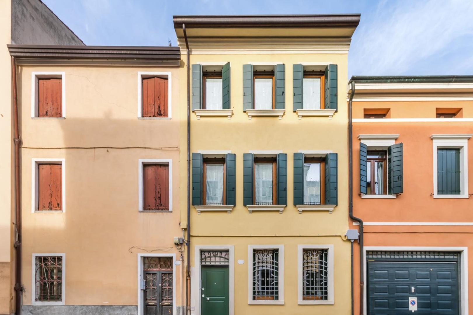 Domus Color Affittacamere *